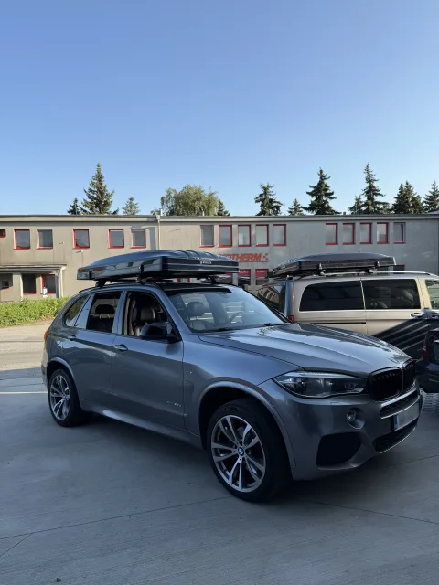 Snailer Abis MAX tienda de techo en BMW X5 - foto de cliente de Eslovaquia